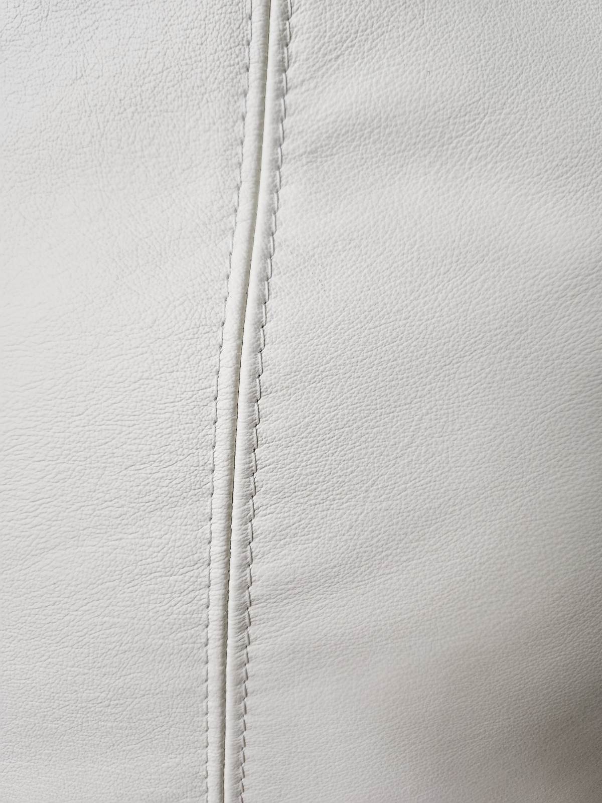 The Big Pear - Leather - Armani White